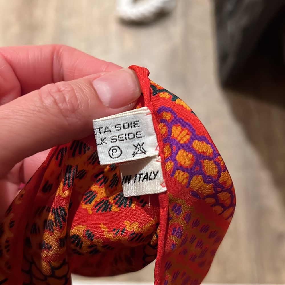Christian Dior 100% Silk Scarf. Made in Italy - Picture 6 of 6